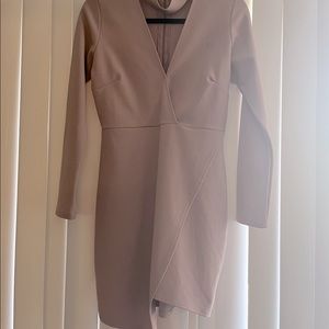 Long sleeve v-cut dress